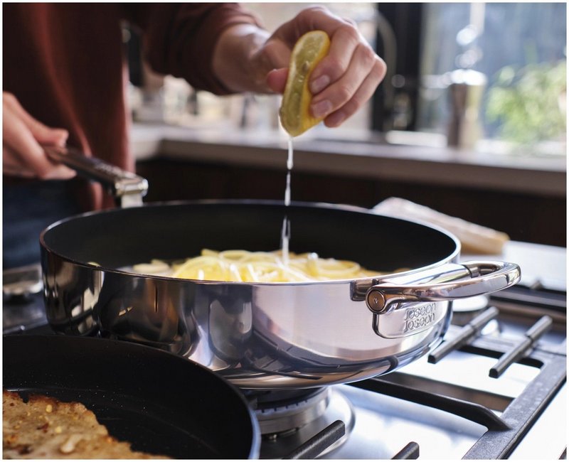 JosephJoseph Bratpfanne Space Steel Klappgriff antihaft 