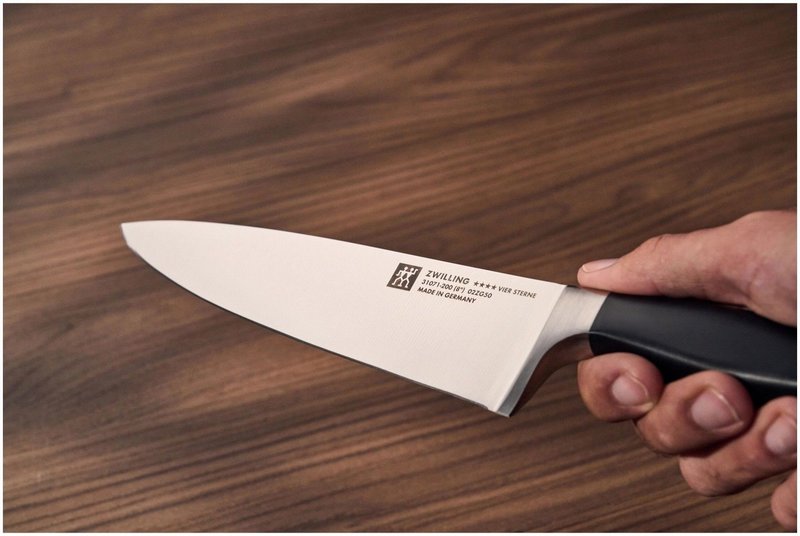 Zwilling Kochmesser Vier Sterne 18cm 