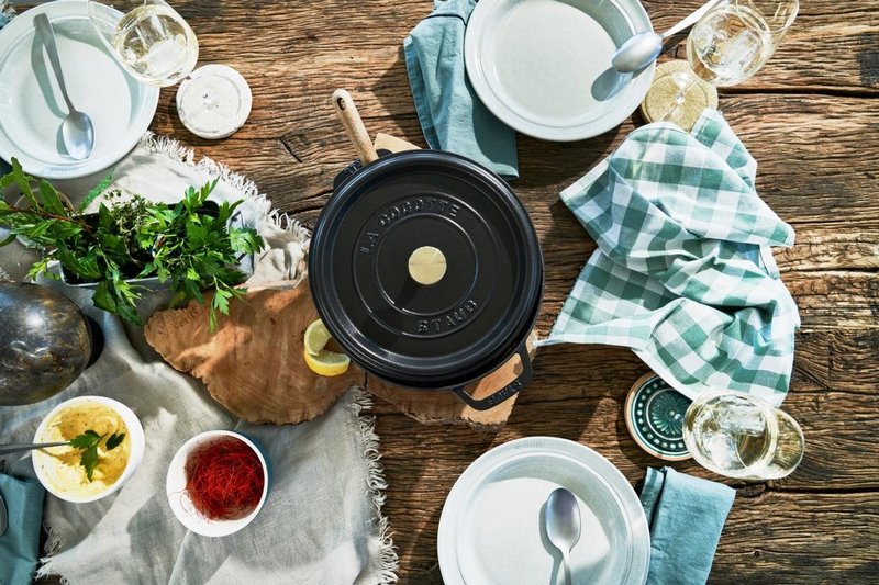Staub Cocotte rund 24 cm schwarz 