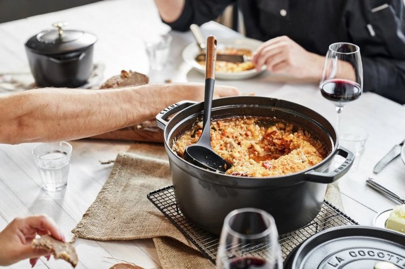 Staub Cocotte rund 28 cm Schwarz 