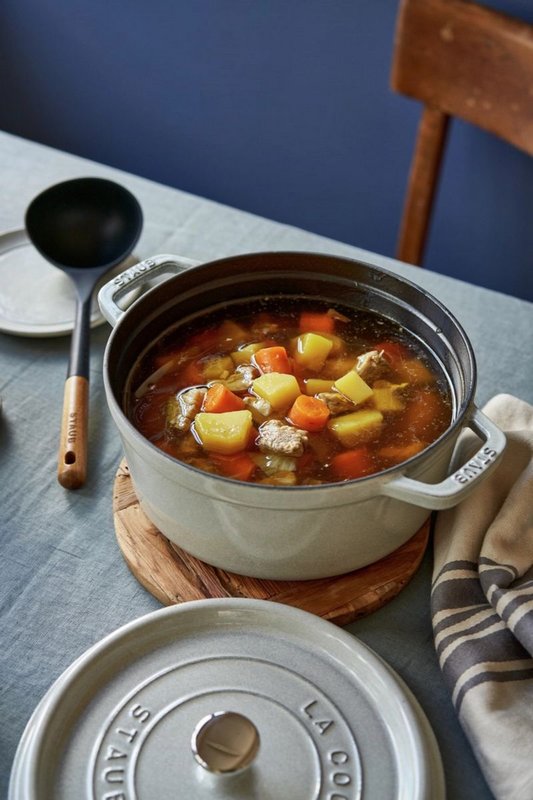 Staub Cocotte rund 22 cm Weisser Trüffel 