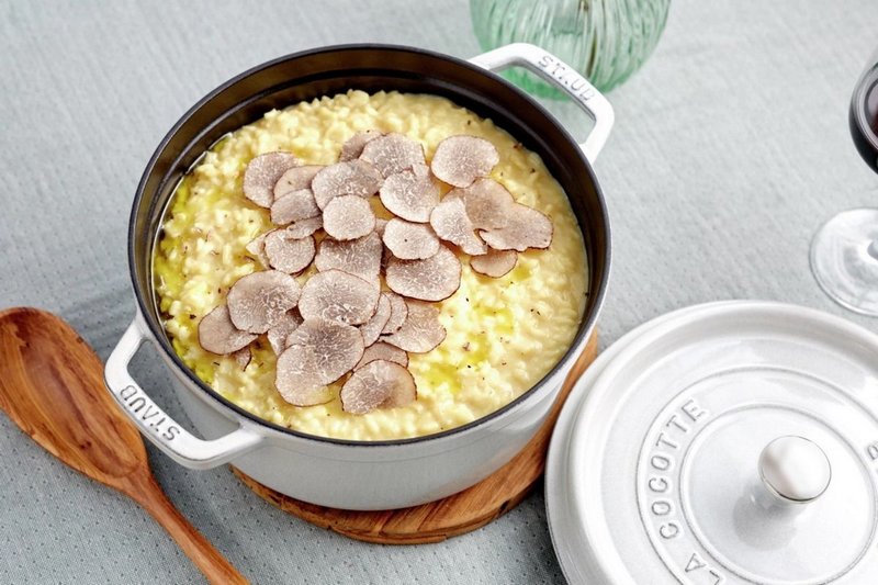 Staub Cocotte rund 24 cm Weisser Trüffel 