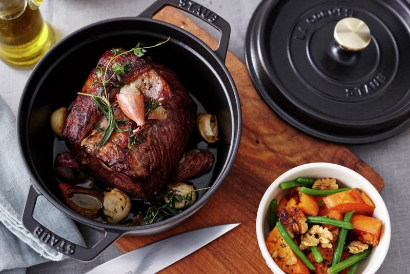Staub Cocotte rund 26 cm Schwarz 