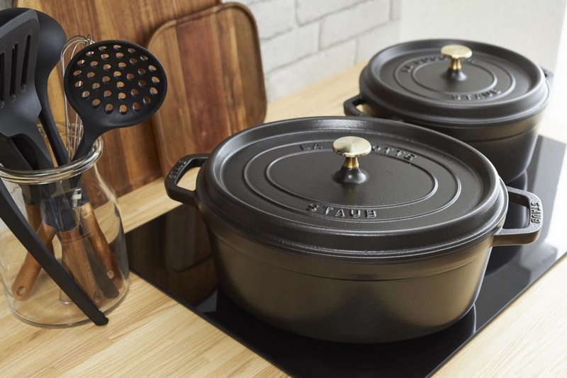 Staub Cocotte oval 29 cm Schwarz 