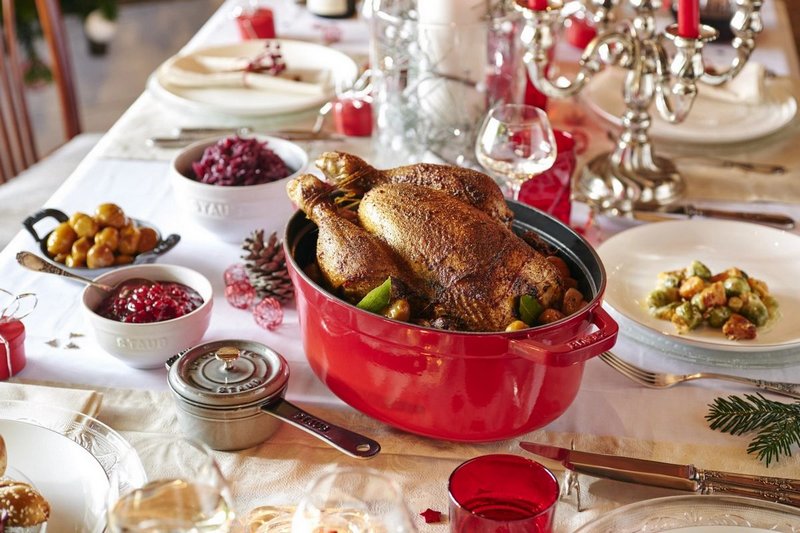 Staub Cocotte oval 31 cm Kirsch Rot 