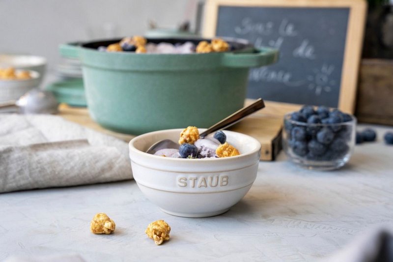 Staub Cocotte rund 28 cm Salbei 