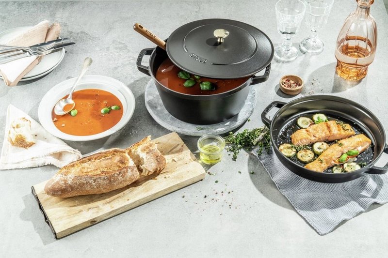 Staub Cocotte rund 24 cm Schwarz stackable 