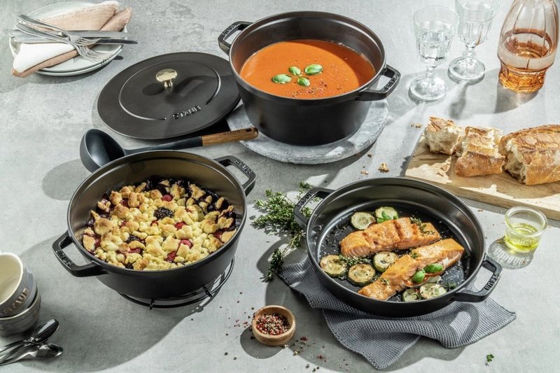 Staub Cocotte rund 24 cm Schwarz stackable 