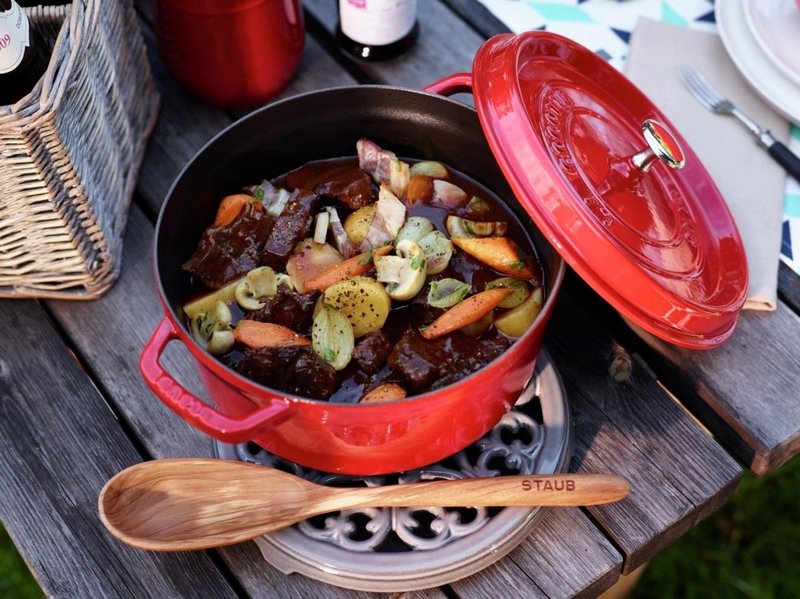 Staub Cocotte rund 26 cm Kirsch-Rot 