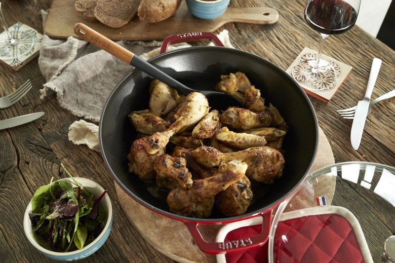 Staub Wok mit Glasdeckel Kirsch Rot 30 cm 