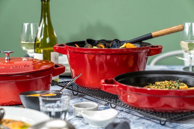Staub Cocotte rund 24 cm Kirsch Rot 