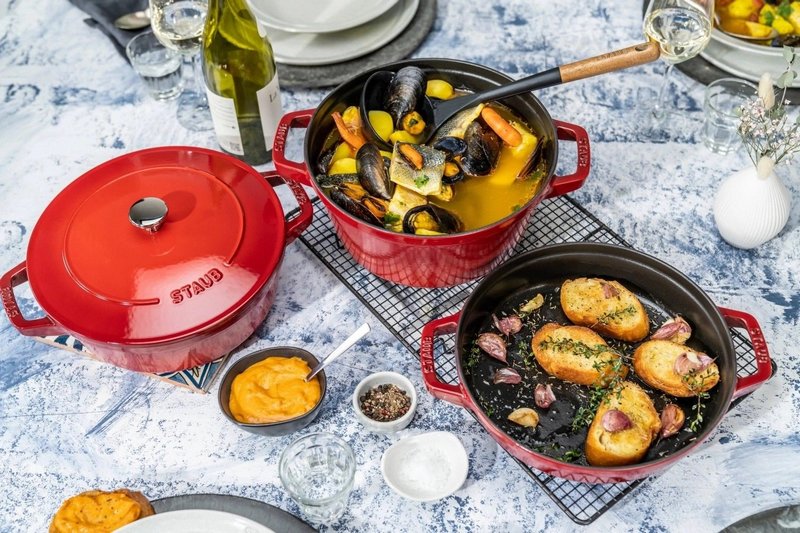 Staub Cocotte rund 24 cm Kirsch Rot 