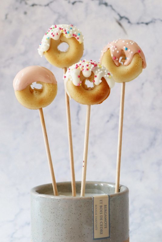 Scrap Cooking Silikon Backform für 12 Mini-Donuts 