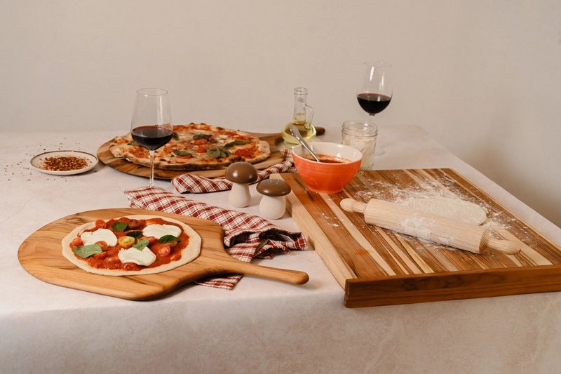 teakhaus Servierbrett Canoe Pizza S mit Griff 