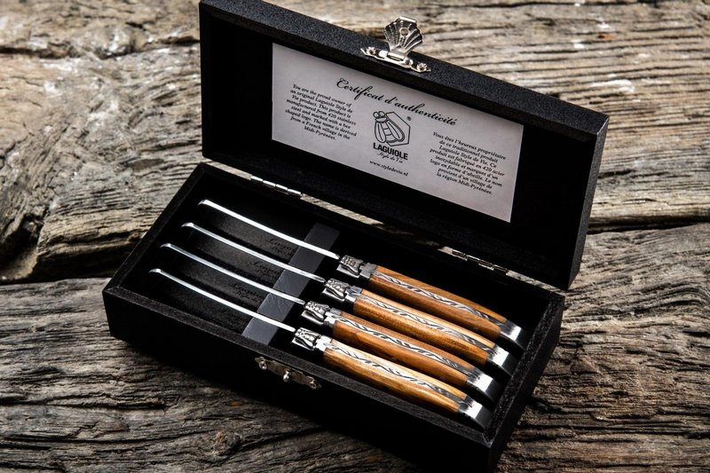 Laguiole Style de Vie Luxury Line Buttermesser Olivenholz 
