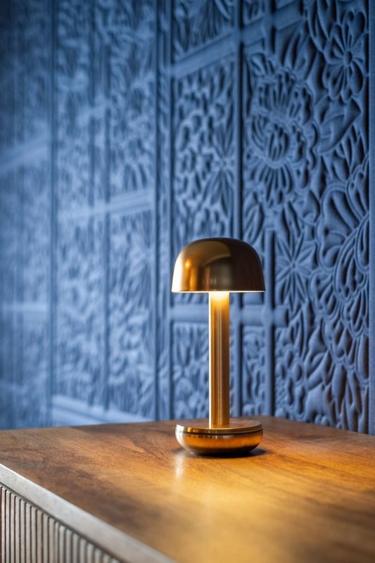 Humble Light Tischlampe Two gold 