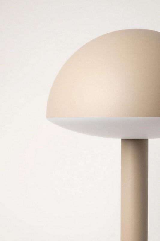 Humble Light Tischlampe Bug beige 