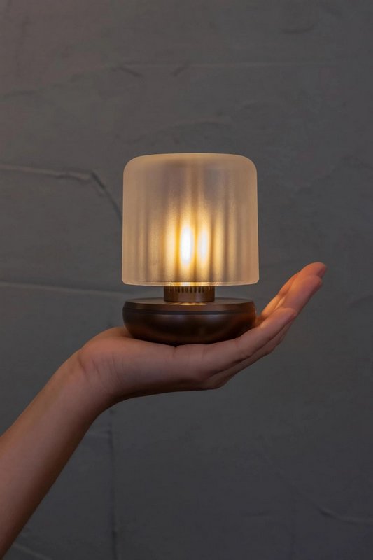 Humble Light Tischlampe Firefly frosted bronze 