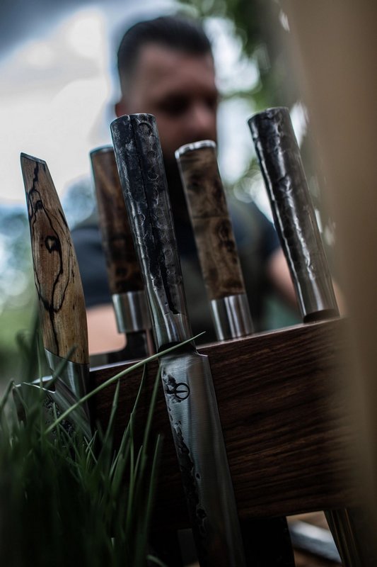 Style de Vie Magnetischer Messerblock Walnuss auf Natursteinfuss 