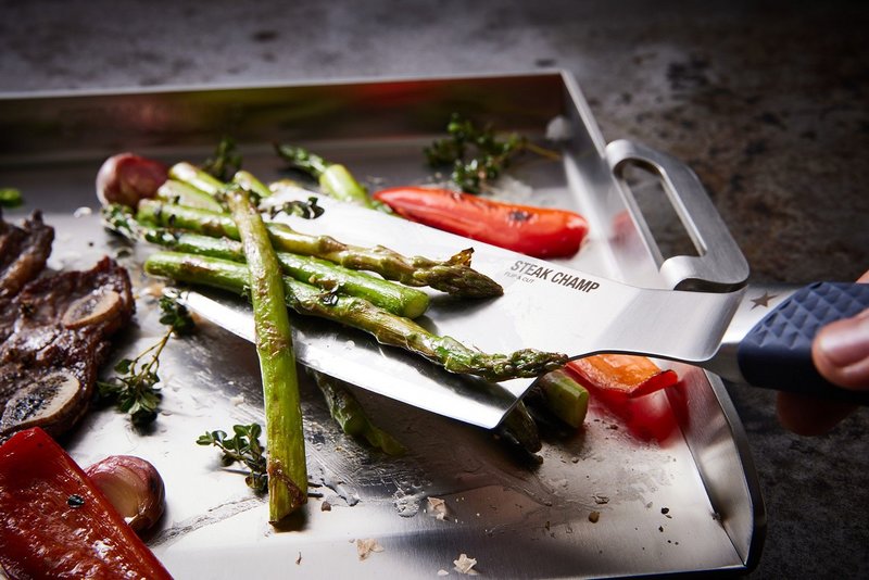 STEAK CHAMP Spatula und Wender Flip und Cut 