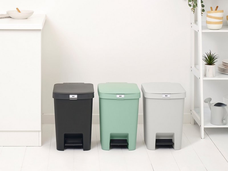 BRABANTIA Treteimer StepUp dark grey 25 l 