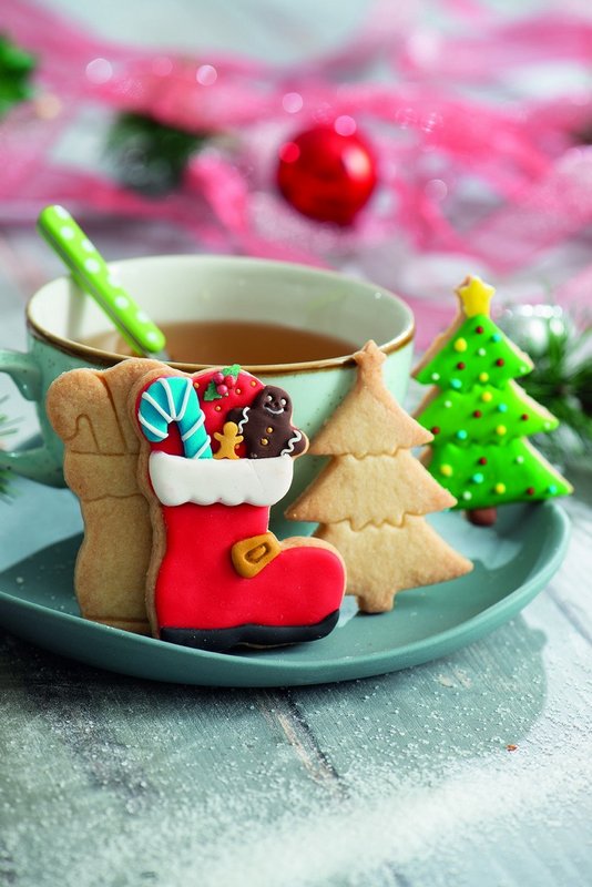 DECORA Ausstecher 2er Weihnachsbaum & Stiefel auf Karte 