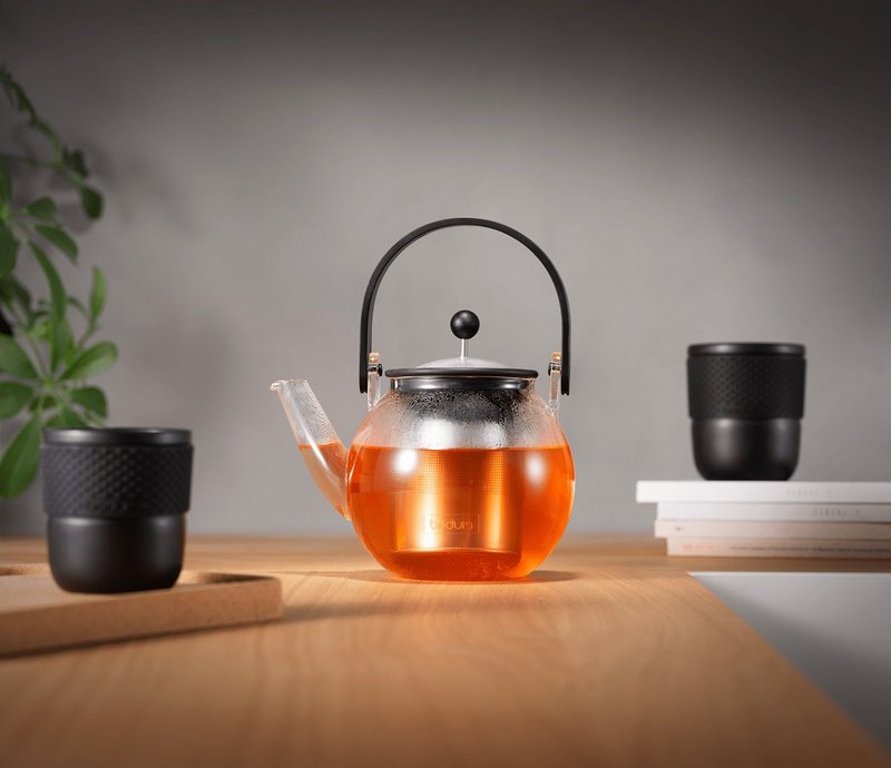 BODUM Teekanne Assam Henkel schwarz 1l 