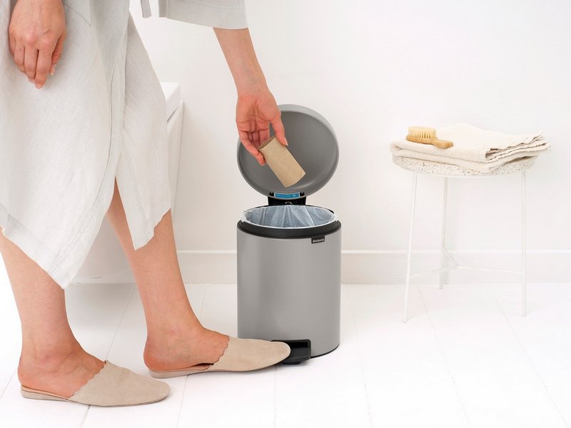BRABANTIA Treteimer NewIcon soft grey 5 l 
