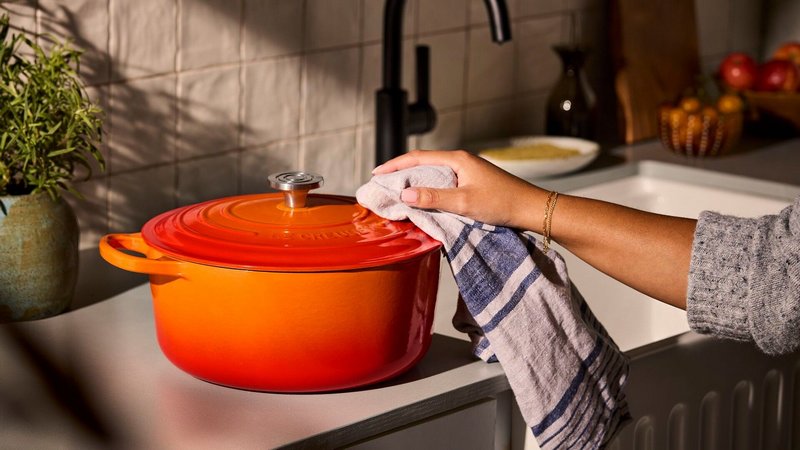 LE CREUSET Bräter Signature ofenrot Crucible 26cm 