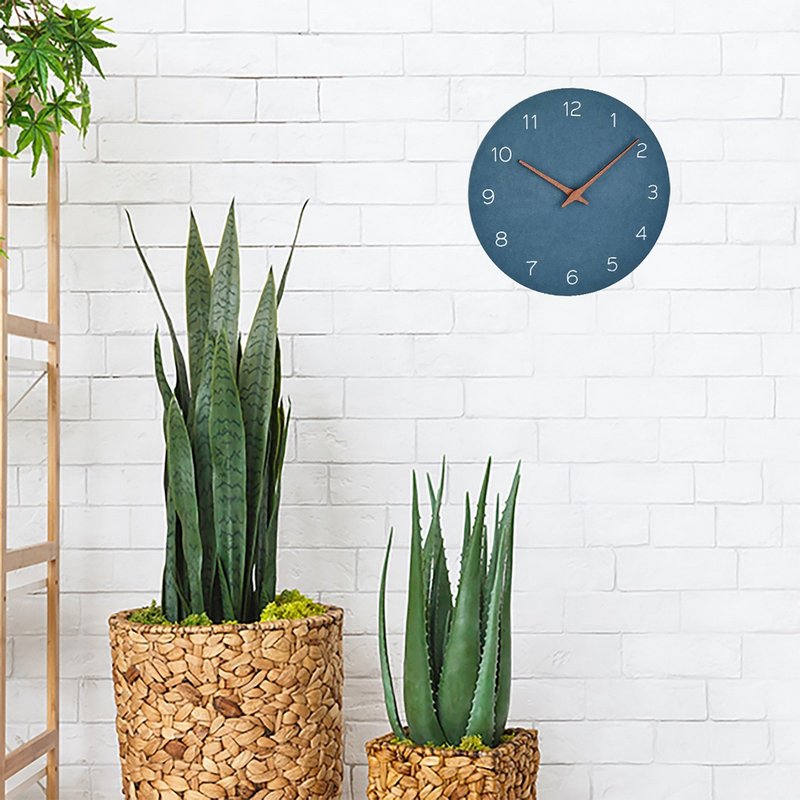 TFA Wanduhr mit Holzzeiger taubenblau 